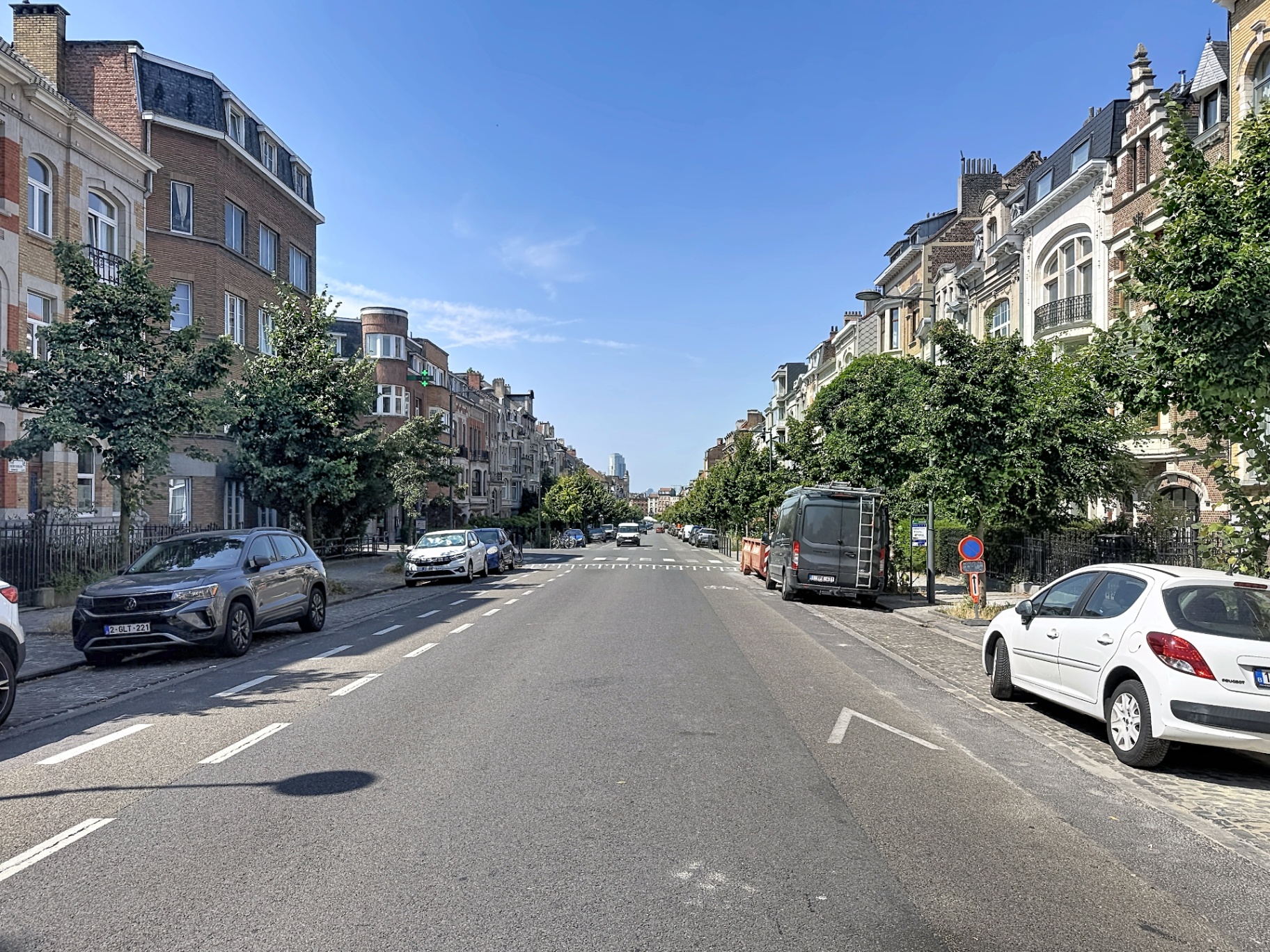 Rue résidentielle et maisons de maître à Schaerbeek