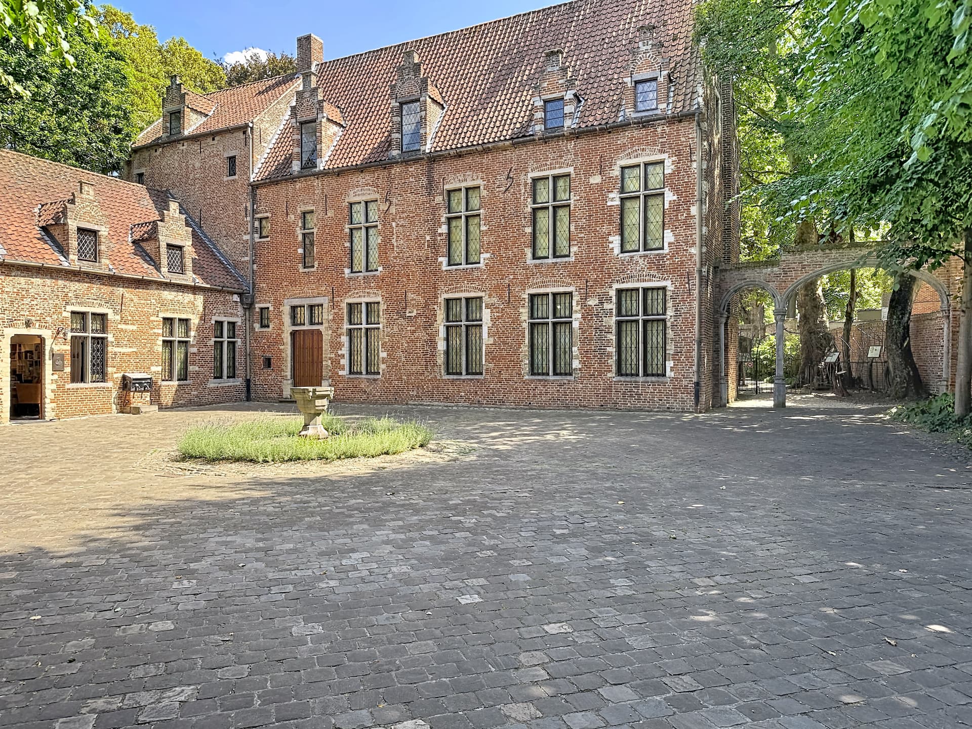 Ancienne demeure gothique où séjourna Érasme à Anderlecht, aujourd'hui musée