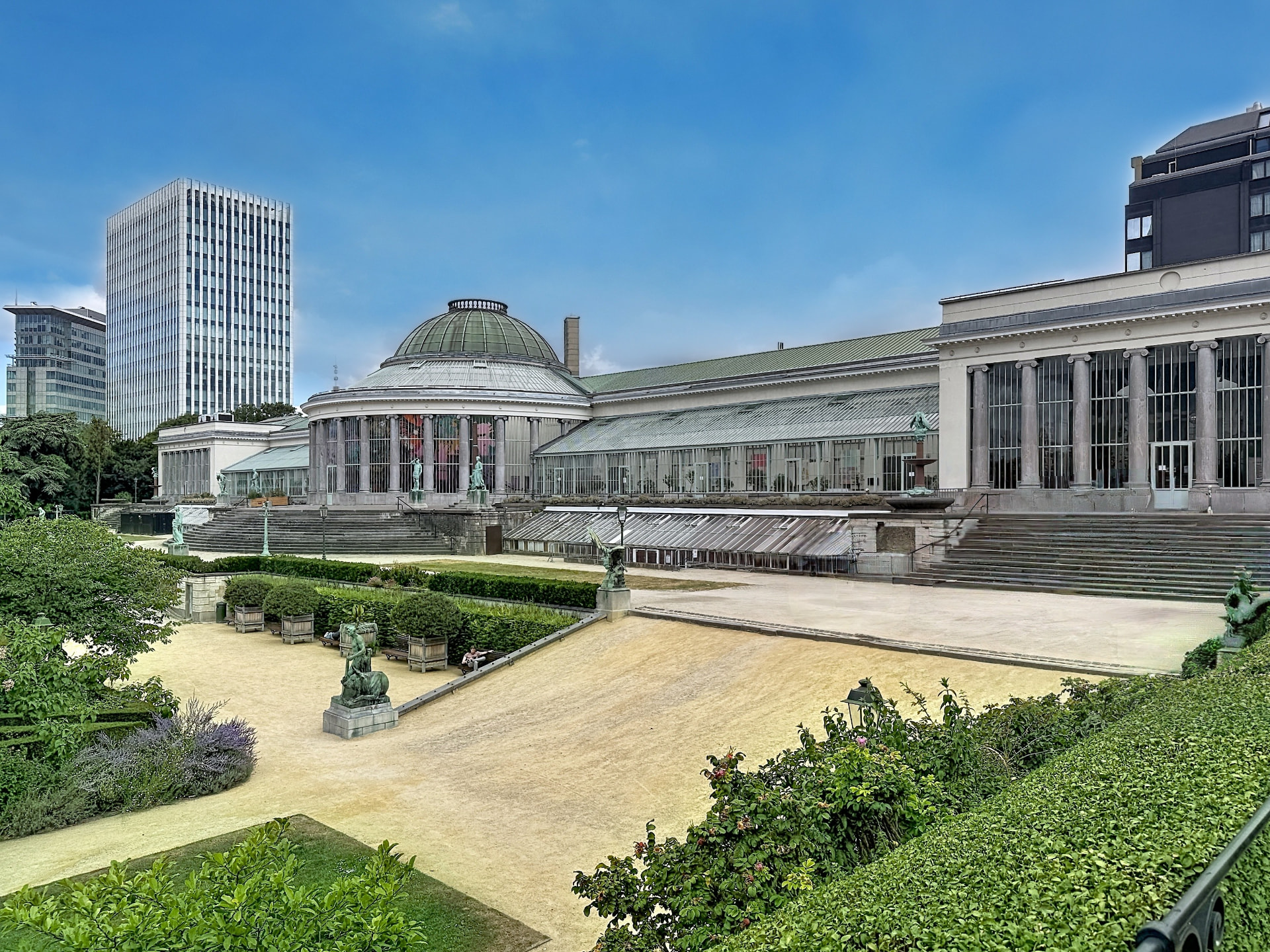Serres et dôme classique du Jardin botanique de Bruxelles, à Saint-Josse-ten-Noode